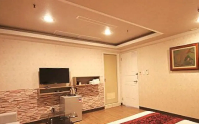 Ya Tai Hotel