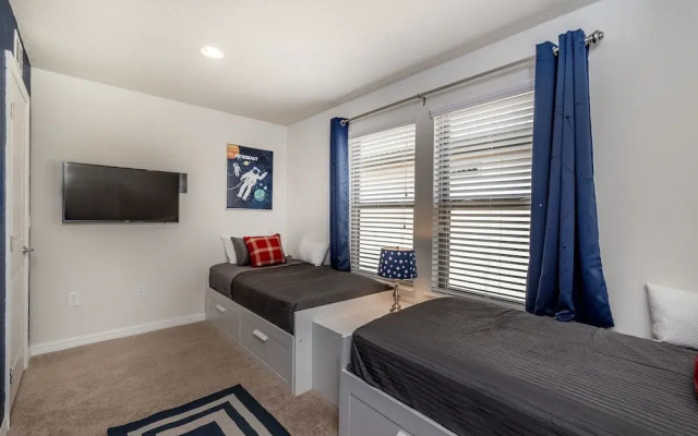 Large Villa W/private Pool & Game Room! Waterpark