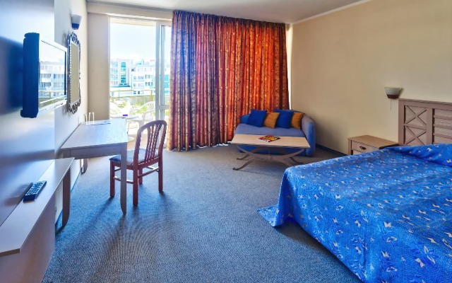 Отель DAS Club Hotel Sunny Beach Болгария, Солнечный берег - отзывы, цены и фото номеров - забронировать отель DAS Club Hotel Sunny Beach онлайн комната для гостей