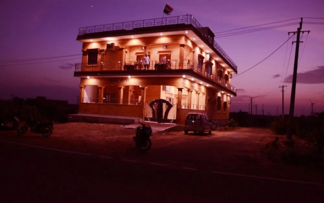 Sartaj Hotel