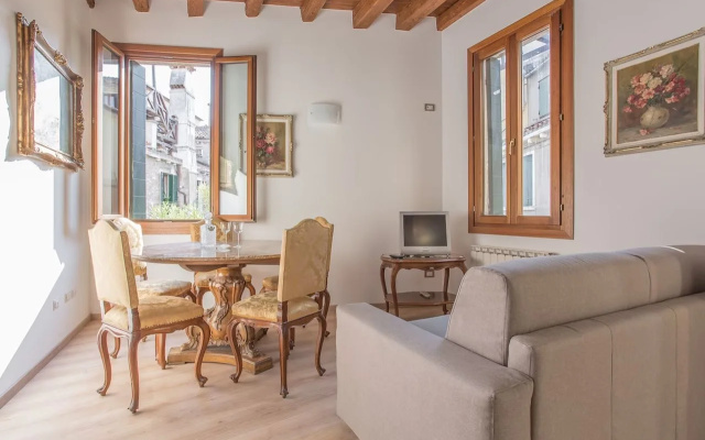 Venezia - Calle Campanile 3076