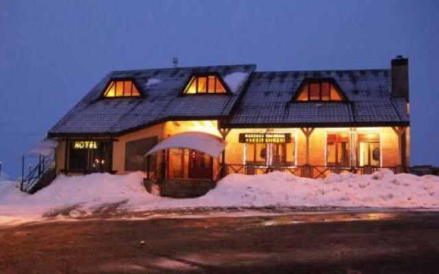 Отель Taverna Khreki Грузия, Гудаури - отзывы, цены и фото номеров - забронировать отель Taverna Khreki онлайн вид на фасад