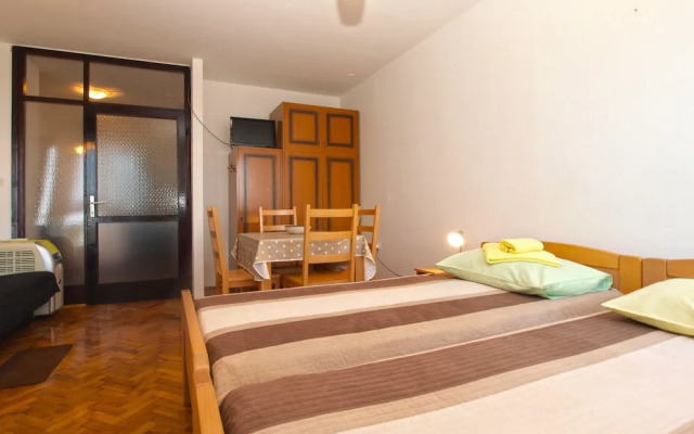 Apartment 1738