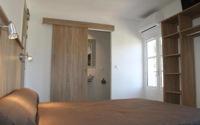 Hotel Arago