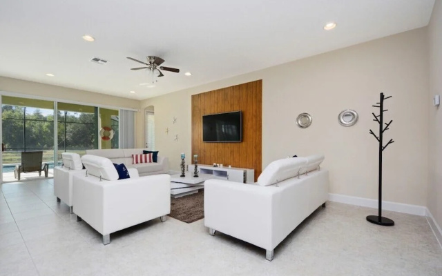 10 Bed New With Pool/spa With Lake View! 10 Bedroom Condo