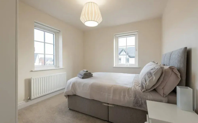 Stylish & Modern 3 Bedroom Home