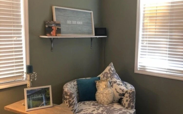 Prosecco Palazzo At Peachland 1 Bedroom Home by Redawning