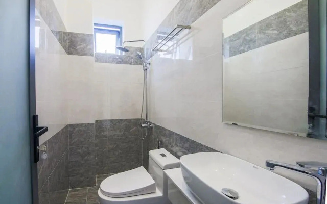 Oyo 671 Ez'S House Hotel
