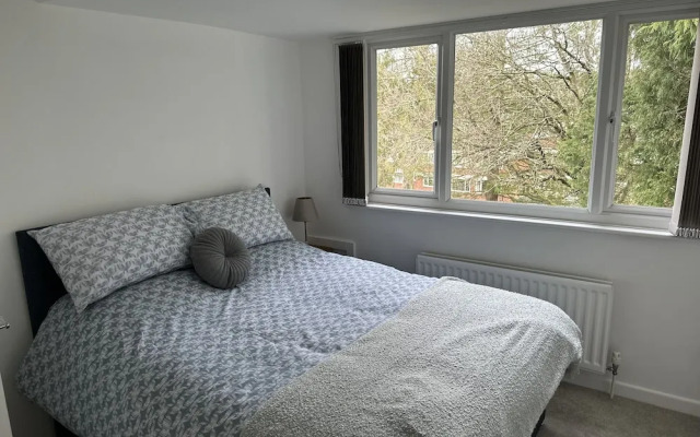 Impeccable 4-bed House in Bournemouth