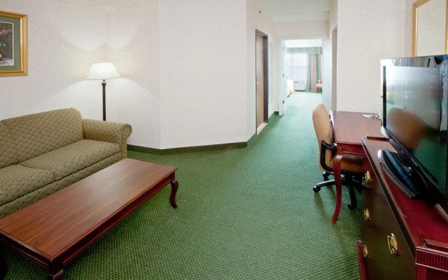 Holiday Inn Express and Suites Bad Axe