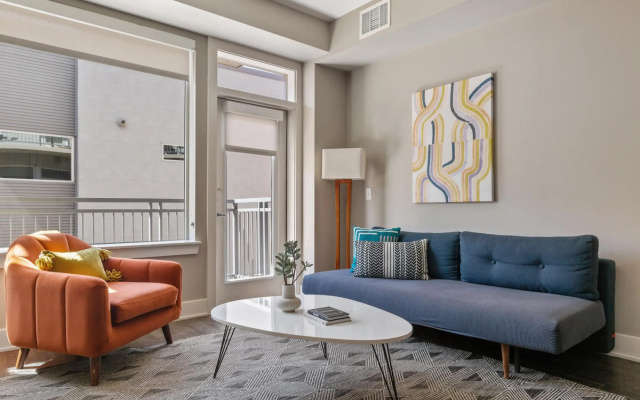 Denver | Beautiful 1BD/1BA Riverfront Apartment