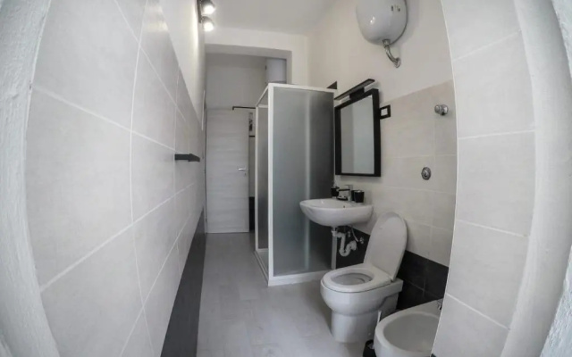Black&White guest house