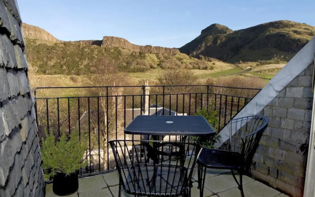 Holyrood Park Apartment