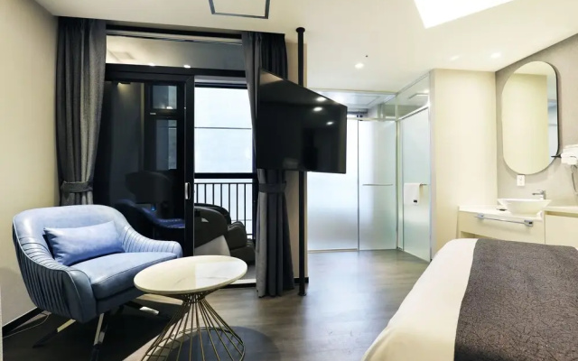 Cheonho Aria Hotel