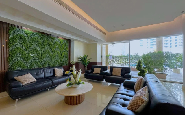 DreamLike Full Pool & Marina View