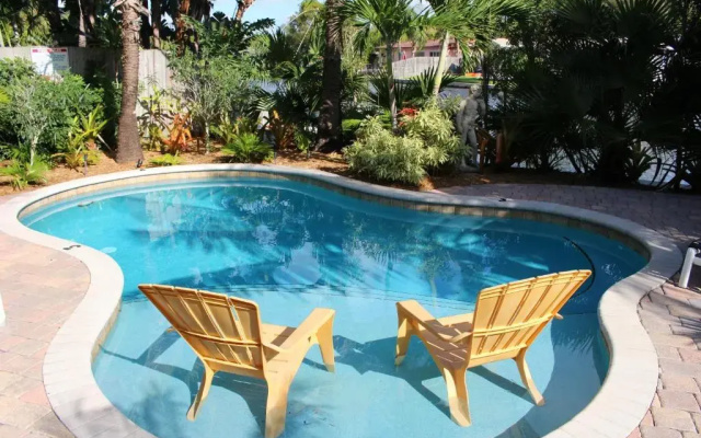 The Cabanas Guesthouse & Spa 