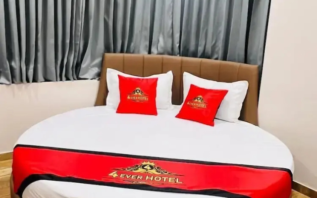 4 Ever Hotel - Surat