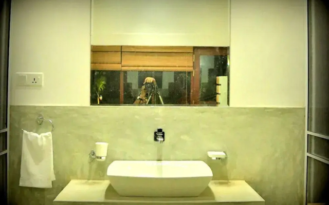 Airport resort