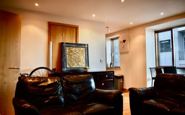 Spacious Ifsc 2 Bedroom Flat With Balcony