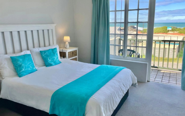 26 Settler Sands Beachfront Accommodation Sea View