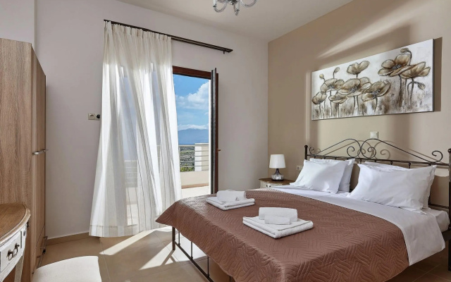 Nice apartment in Kamilari with swimming pool