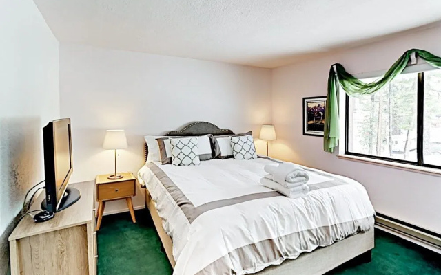 Peaceful Timber - 2 Br Home