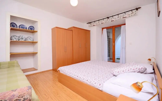 Apartments Mladen