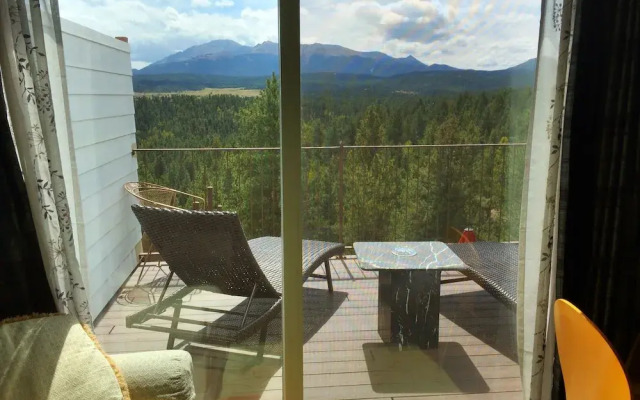 Pikes Peak Paradise Bed and Breakfast