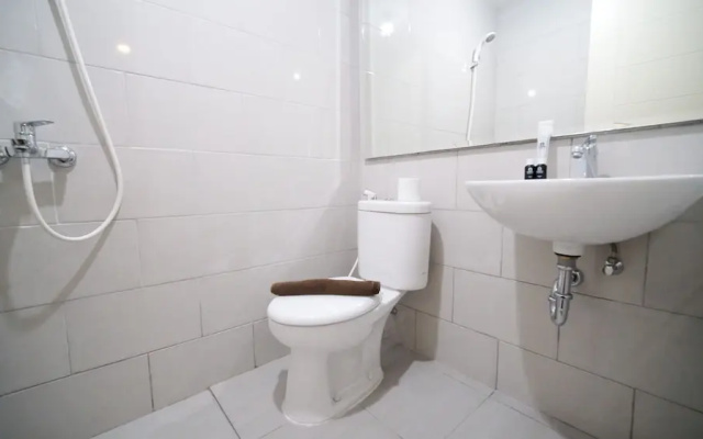 Compact And Homey 2Br At Benson Supermall Mansion Apartment
