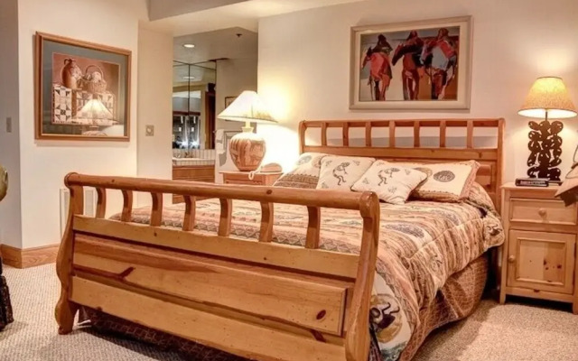 Silverbird 25 3 Bedroom Condo