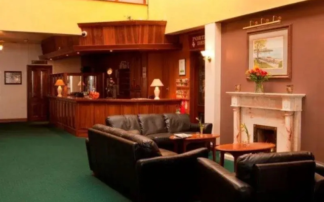 Clonea Strand Hotel