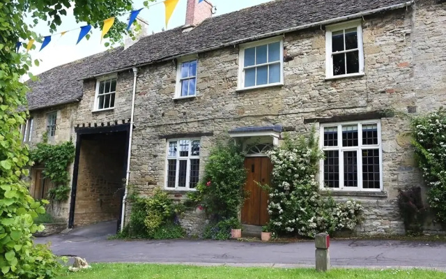 141 the Hill, Burford, Burford