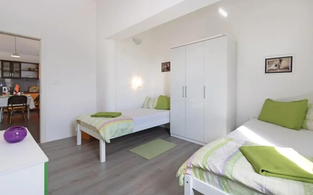Nice Home in Vodnjan With Wifi and 2 Bedrooms