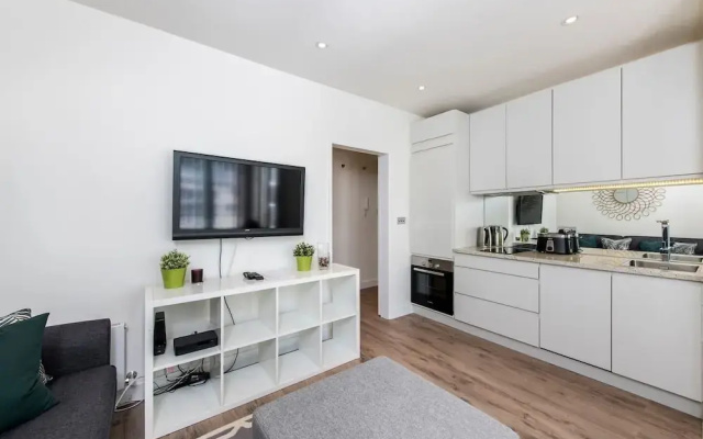 Stylish 1 bed in Fashionable Chelsea