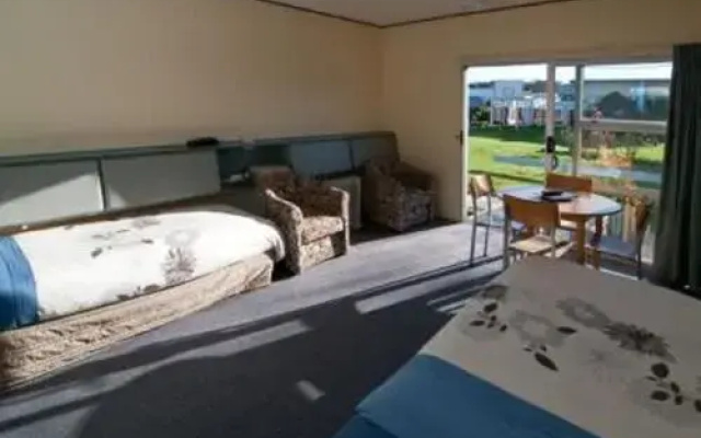 Broadway Motel & Miro Court Villas