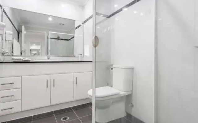 Breakwater Apartment 403