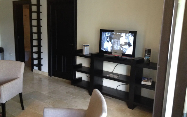 Lifestyle Royal Suites