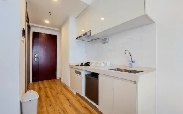 Warm And Simply Studio Apartment At Sky House Bsd