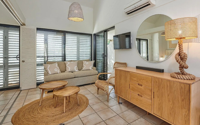 Julians Apartments