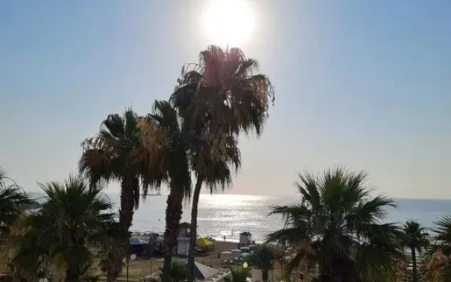 Ithaki Phinikoudes Apartment No. 202