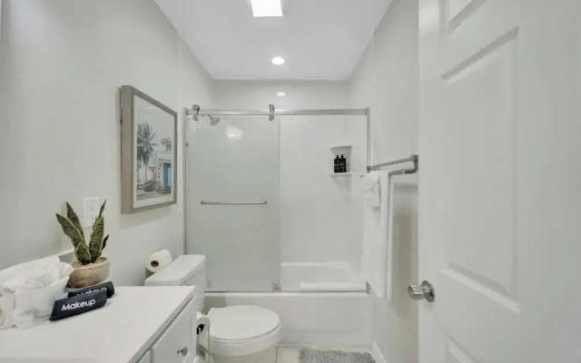 1053 Apollo Beach Blvd, Unit 5