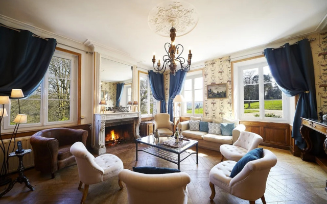 Castle in Aspires With Tennis Court & Valley View