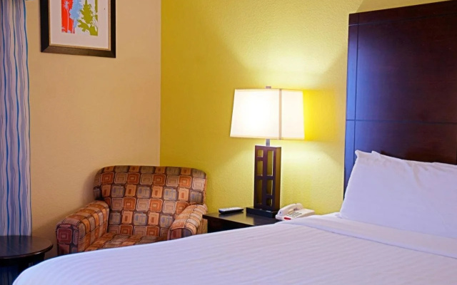 Super 8 by Wyndham Irving/DFW Apt/North