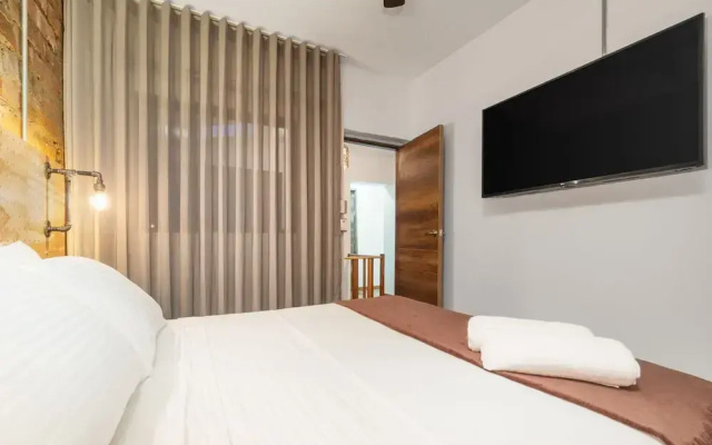 Casa Madera Parque Lleras by HOUSY HOST