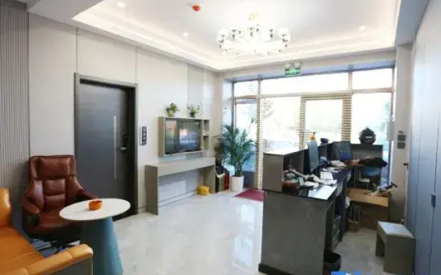 Mohe Xueshe Holiday Hotel (North Star Square Branch)