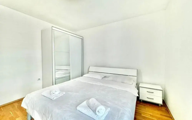 Family three bedroom Apartment Petrovac