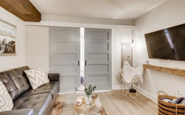 First Tracks 3105 1 Bedroom Condo by RedAwning