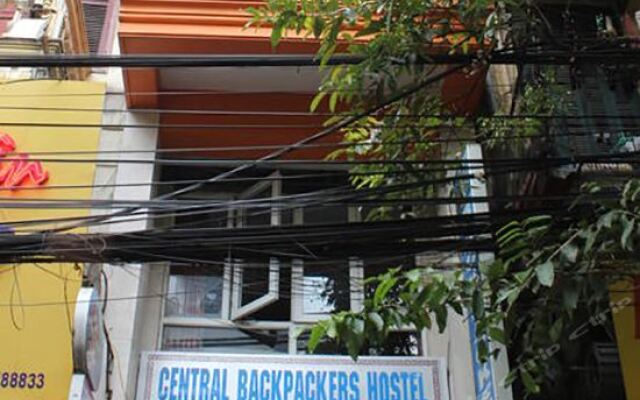 Отель Central Backpackers Hostel Old Quarter Вьетнам, Ханой - отзывы, цены и фото номеров - забронировать отель Central Backpackers Hostel Old Quarter онлайн вид на фасад