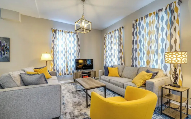 Wilmington Getaway Near Riverwalk + Downtown!