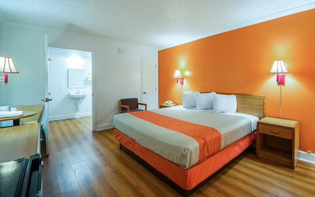 Motel 6 Perry 4860
